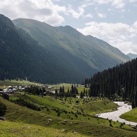Eco Yurt Camp Arashan Hotel Teploklyuchenka ภายนอก รูปภาพ