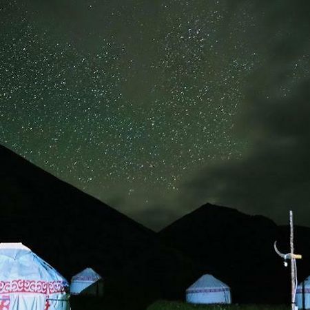 Eco Yurt Camp Arashan Hotel Teploklyuchenka ภายนอก รูปภาพ