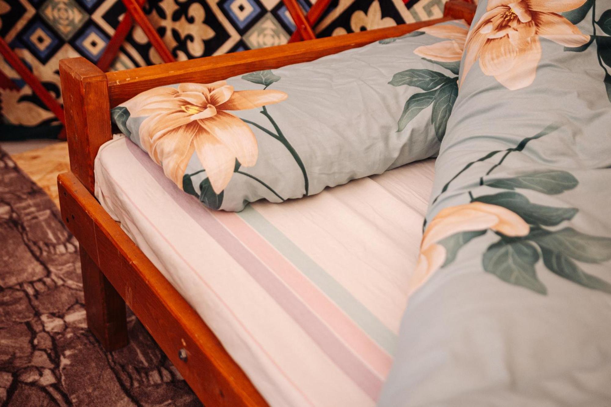 Eco Yurt Camp Arashan Hotel Teploklyuchenka ภายนอก รูปภาพ