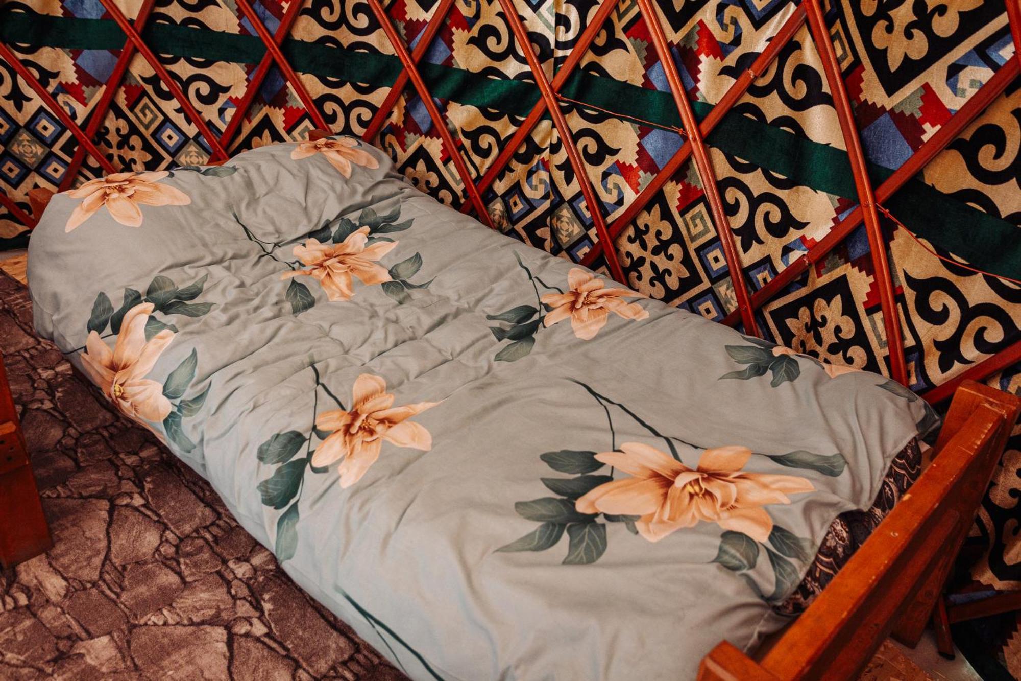 Eco Yurt Camp Arashan Hotel Teploklyuchenka ภายนอก รูปภาพ
