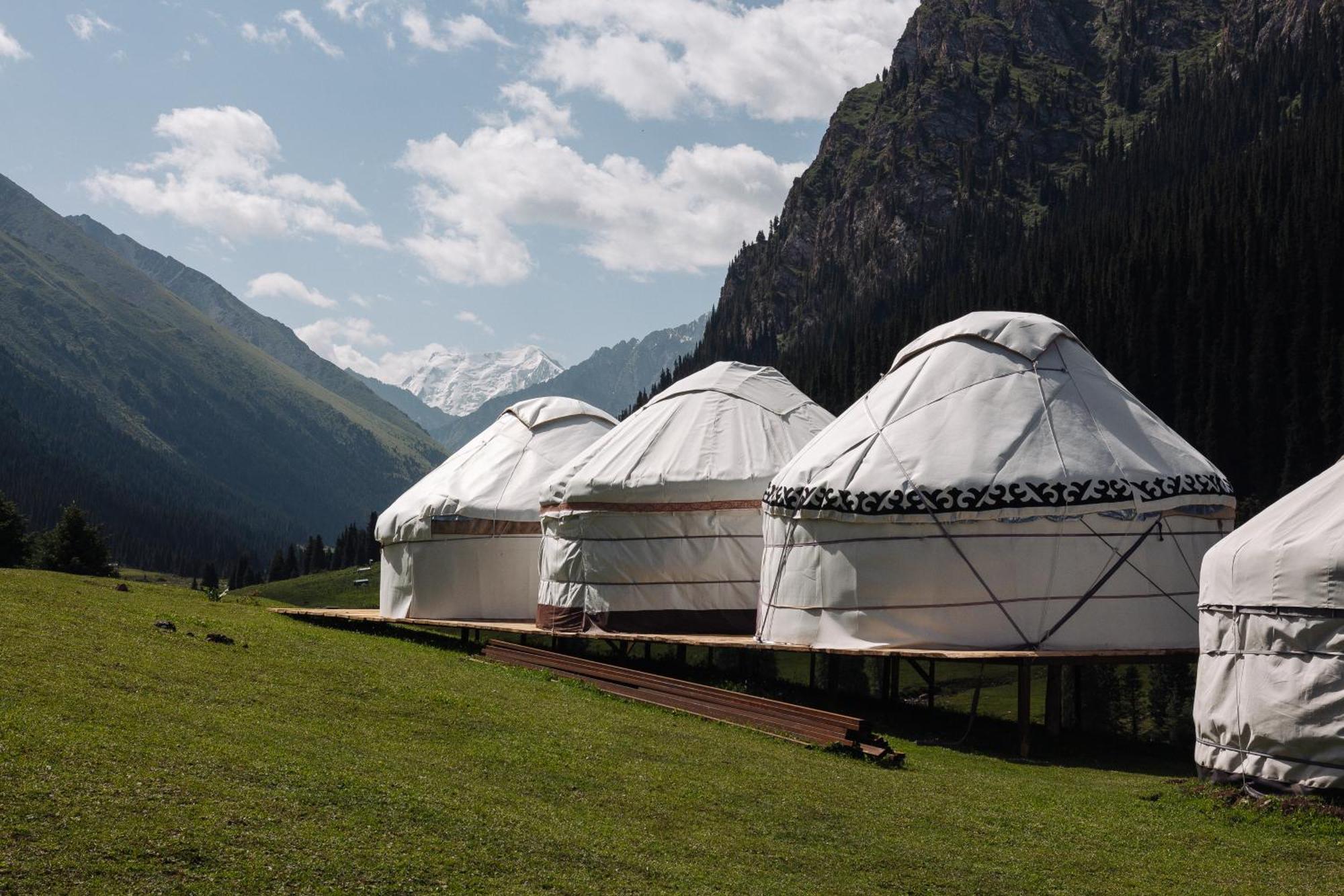 Eco Yurt Camp Arashan Hotel Teploklyuchenka ภายนอก รูปภาพ