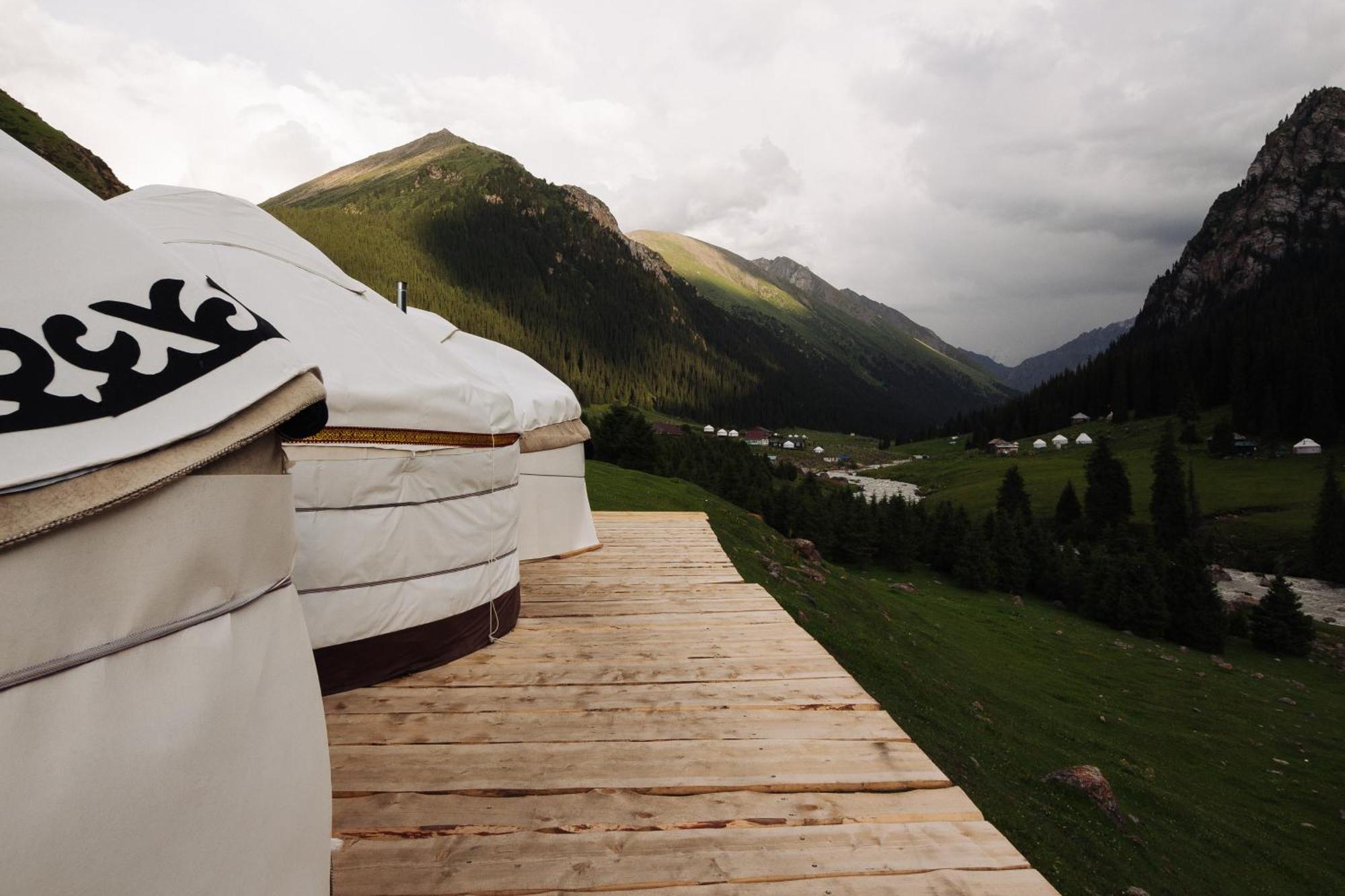 Eco Yurt Camp Arashan Hotel Teploklyuchenka ภายนอก รูปภาพ