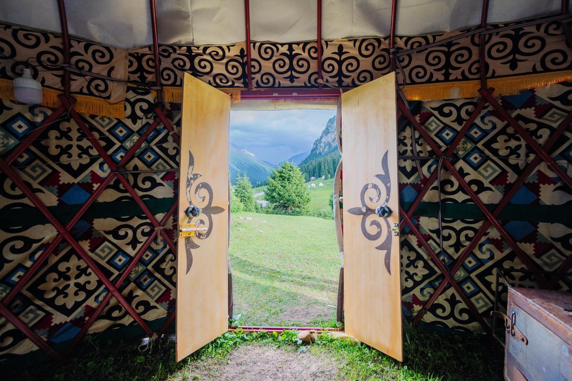 Eco Yurt Camp Arashan Hotel Teploklyuchenka ภายนอก รูปภาพ