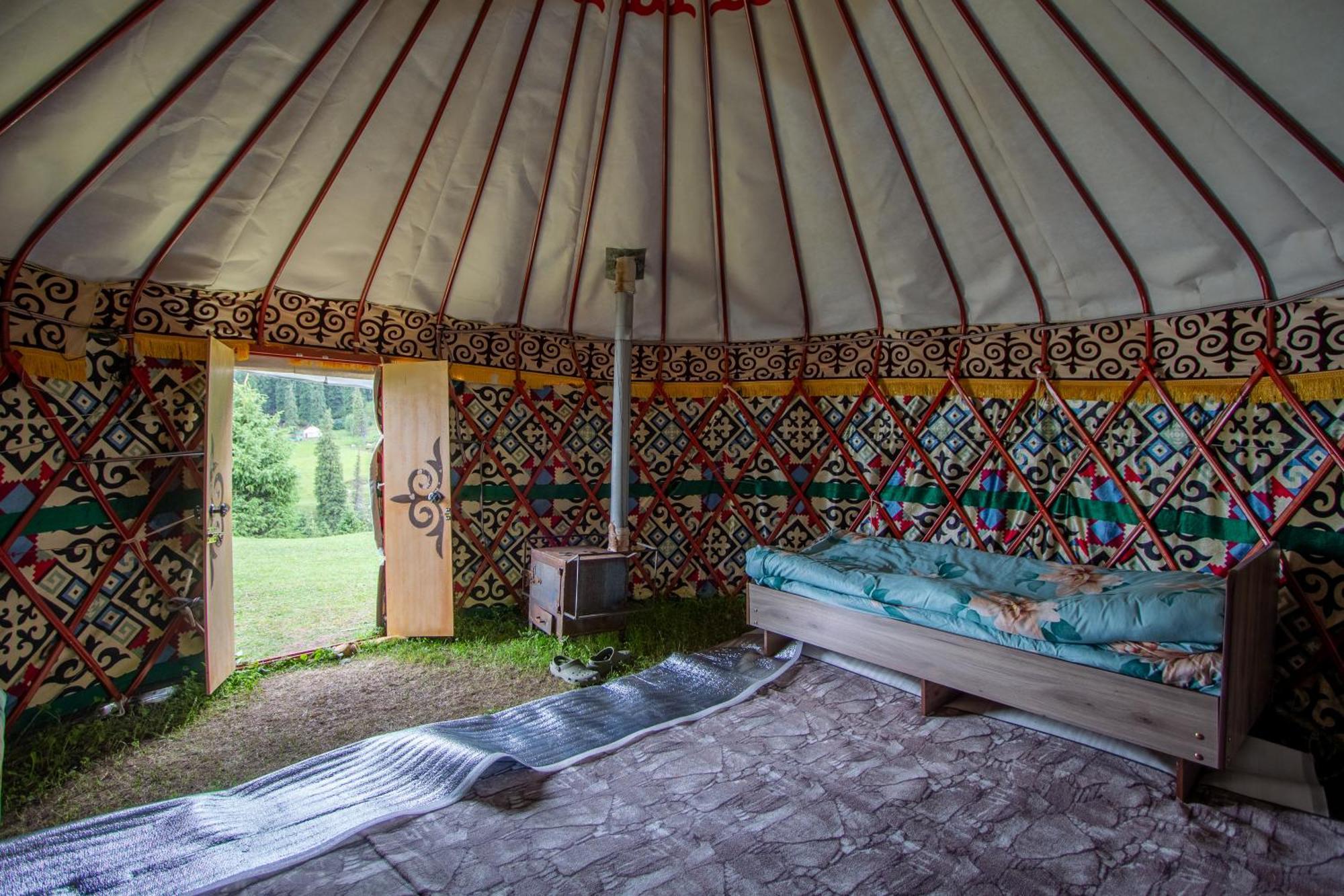 Eco Yurt Camp Arashan Hotel Teploklyuchenka ภายนอก รูปภาพ