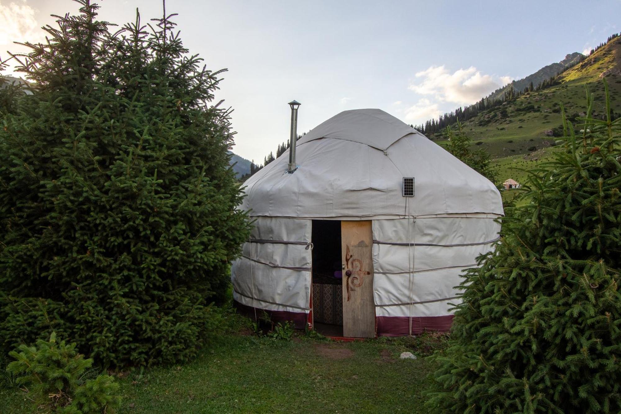 Eco Yurt Camp Arashan Hotel Teploklyuchenka ภายนอก รูปภาพ