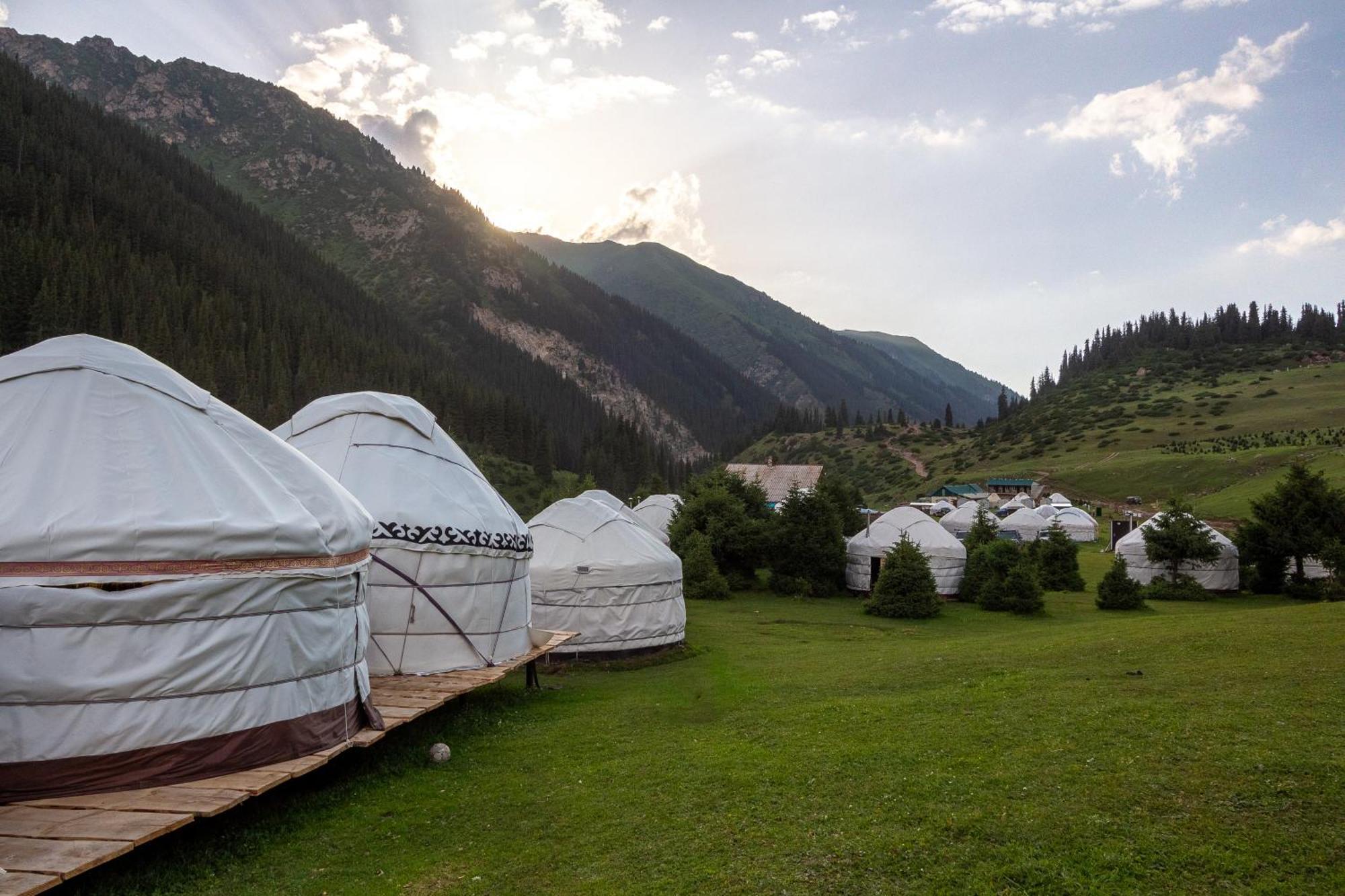 Eco Yurt Camp Arashan Hotel Teploklyuchenka ภายนอก รูปภาพ