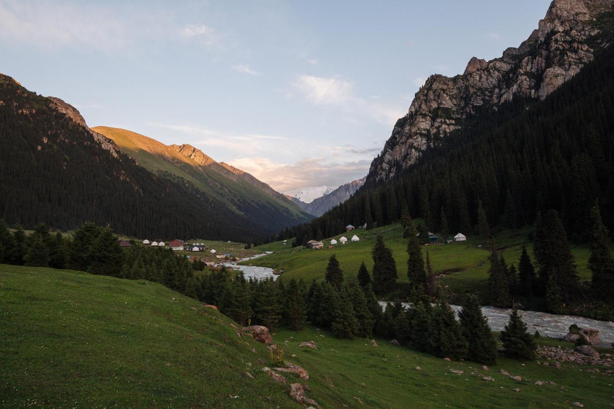 Eco Yurt Camp Arashan Hotel Teploklyuchenka ภายนอก รูปภาพ