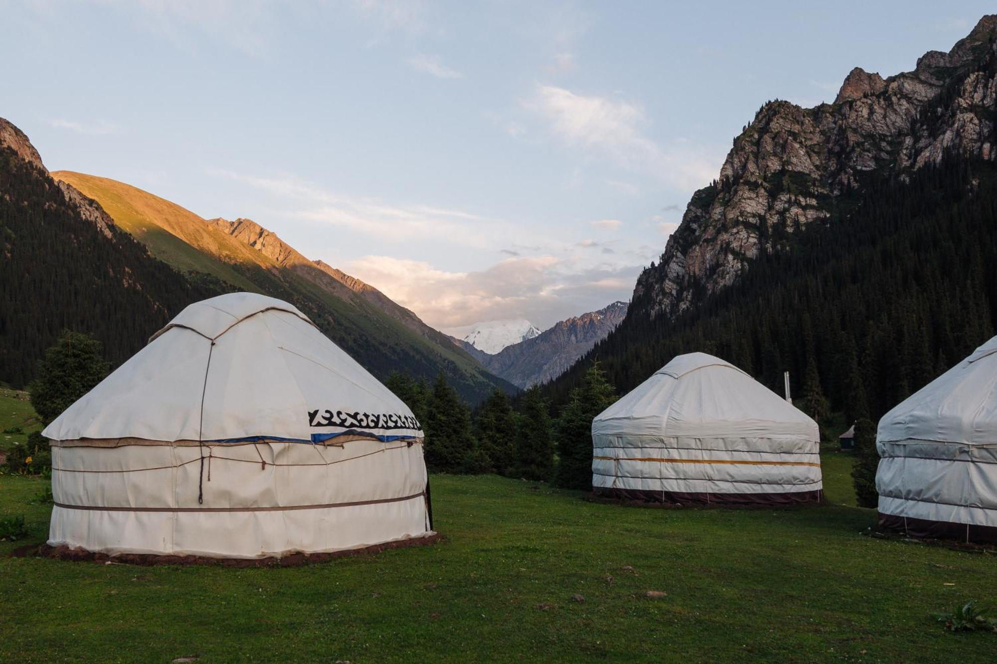 Eco Yurt Camp Arashan Hotel Teploklyuchenka ภายนอก รูปภาพ