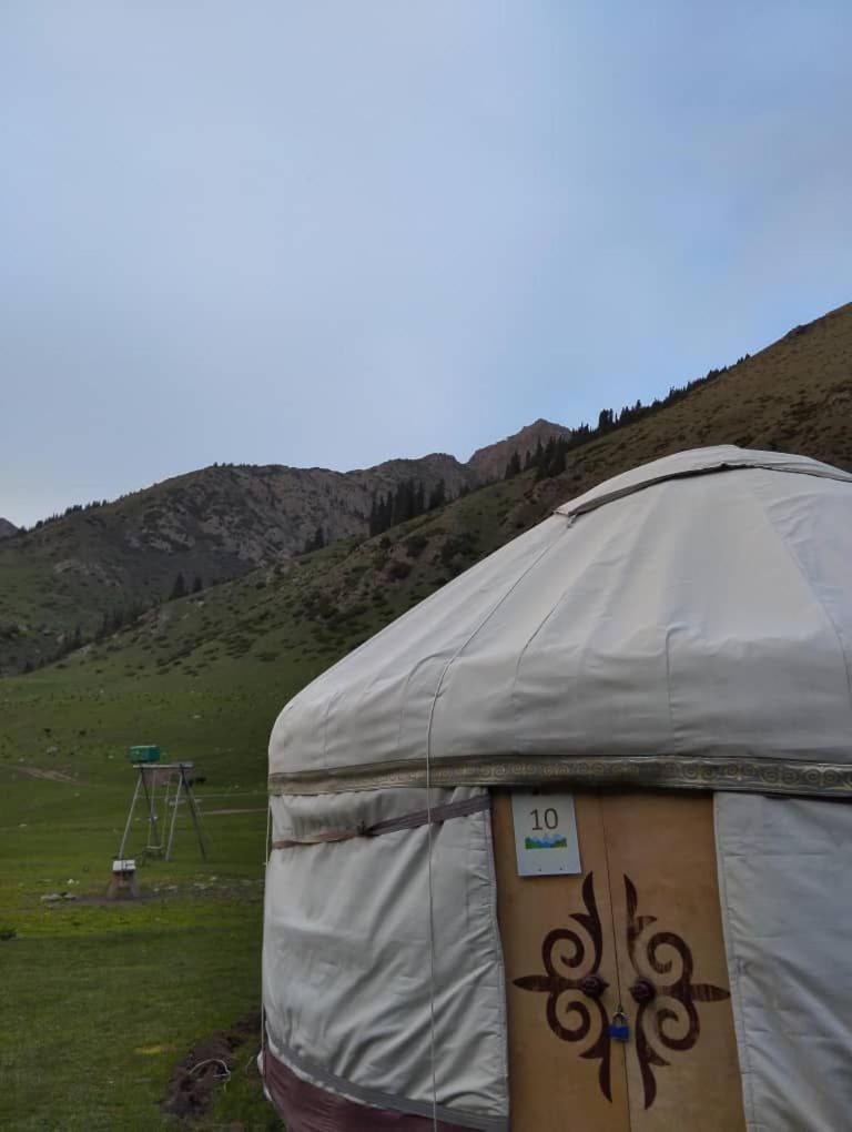 Eco Yurt Camp Arashan Hotel Teploklyuchenka ภายนอก รูปภาพ
