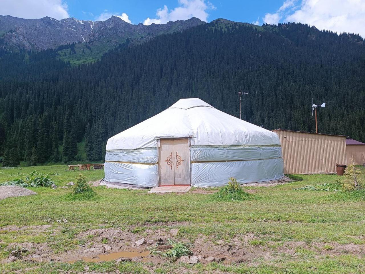 Eco Yurt Camp Arashan Hotel Teploklyuchenka ภายนอก รูปภาพ